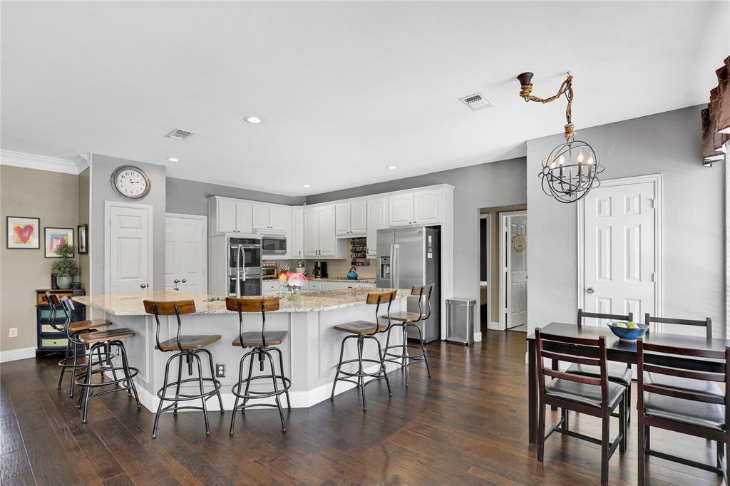 2823 Roundrock
