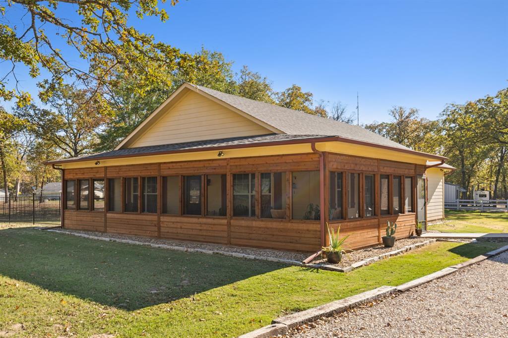 2261 W US Highway 69