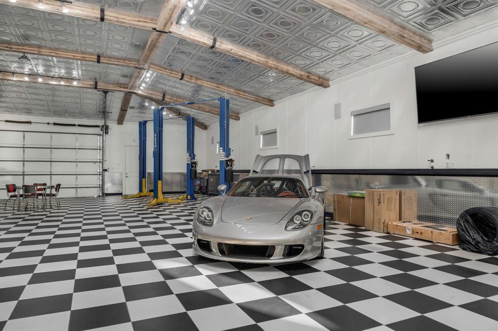 Old Orchard Country Estate Unrec - Residential