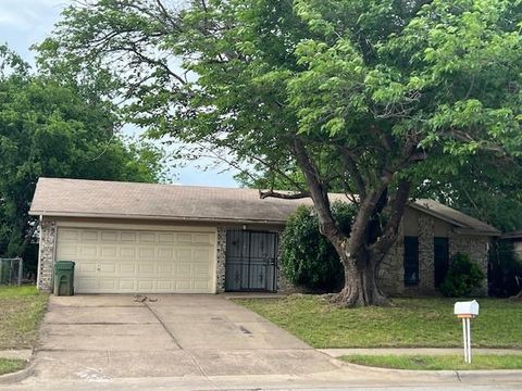 Photo of 1003 Waverly Drive, Arlington, TX 76015 (MLS # 21257992)