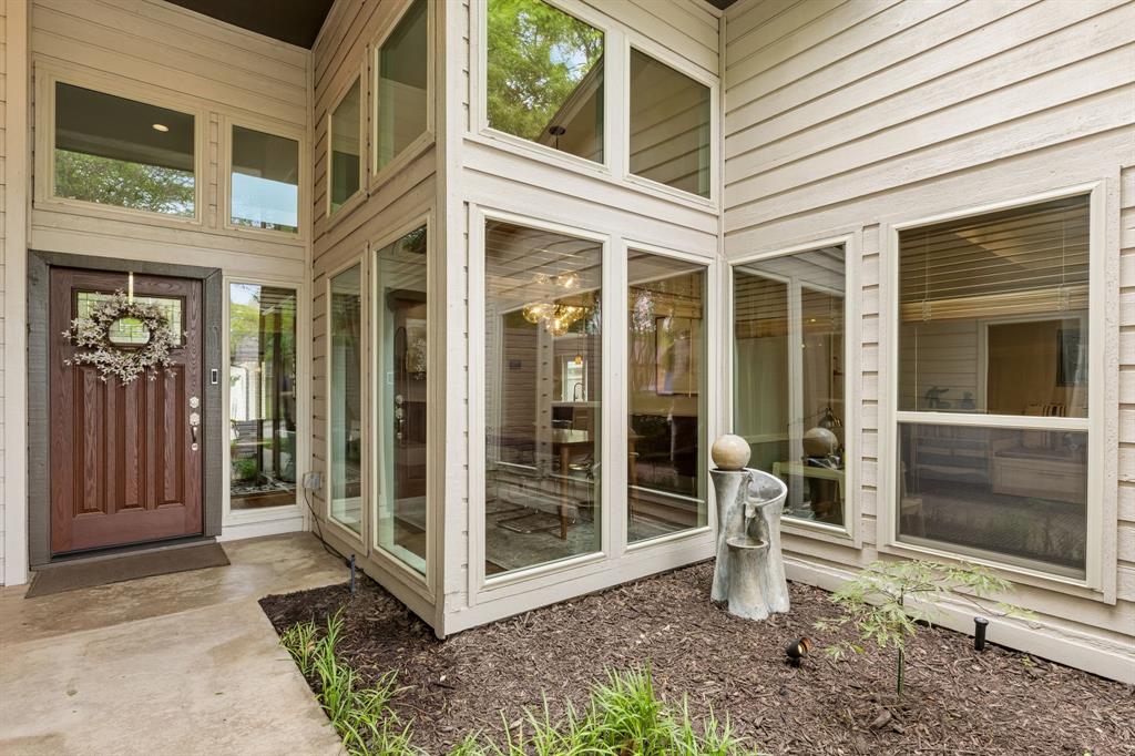 12111 Cross Creek Drive