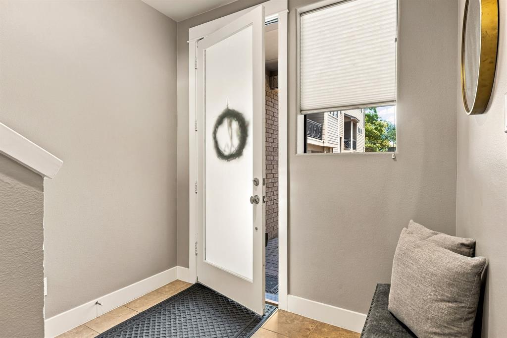 4023 Rawlins Street 105