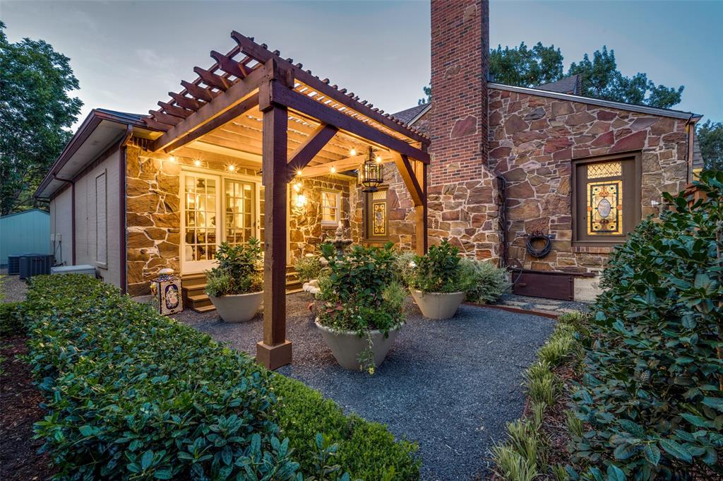 E A Kerley - Residential