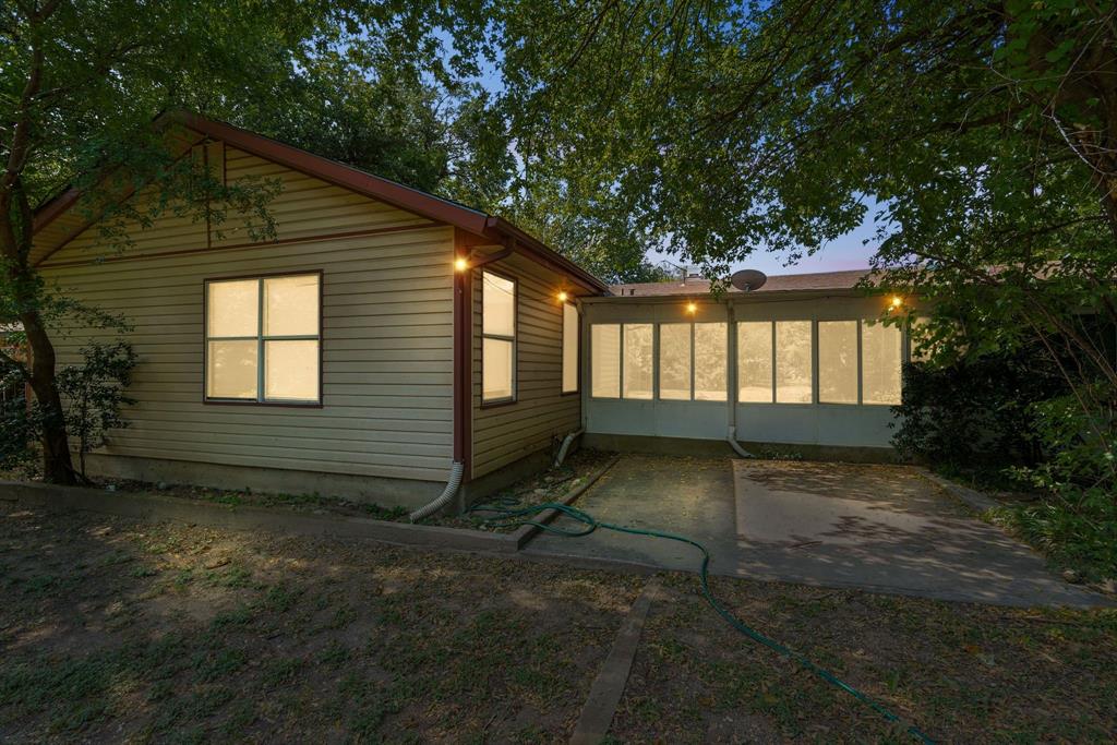 5313 Fossil Drive