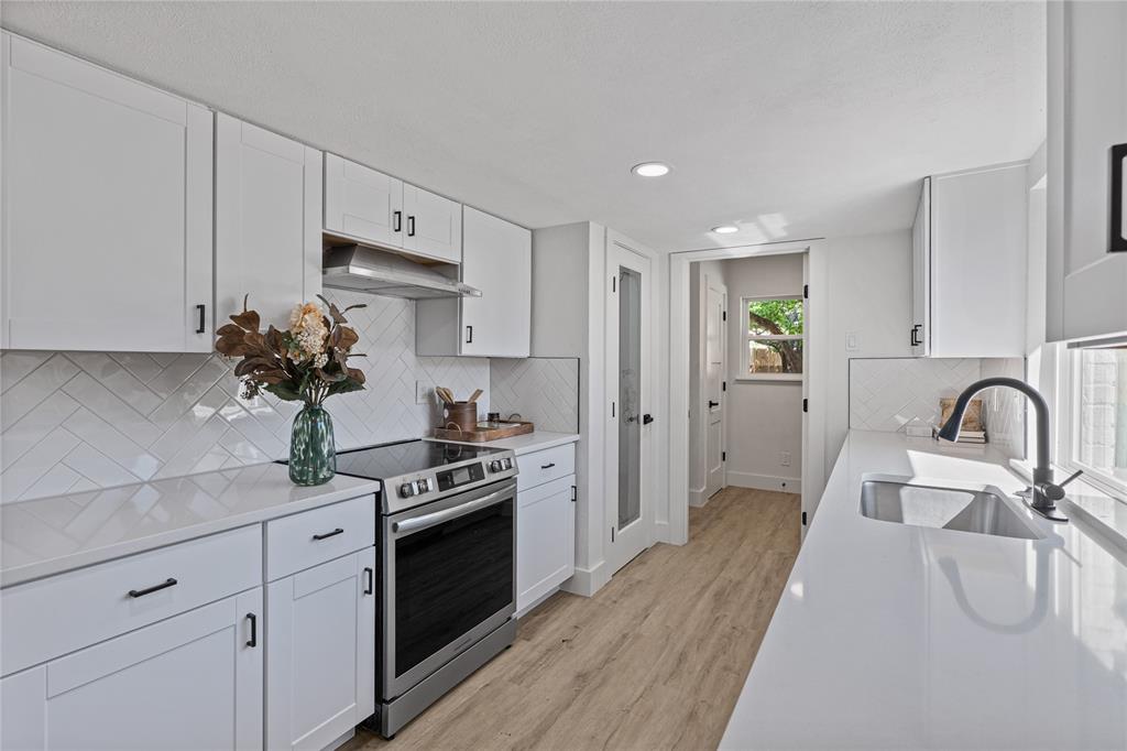 White Rock Village 01 - Residential