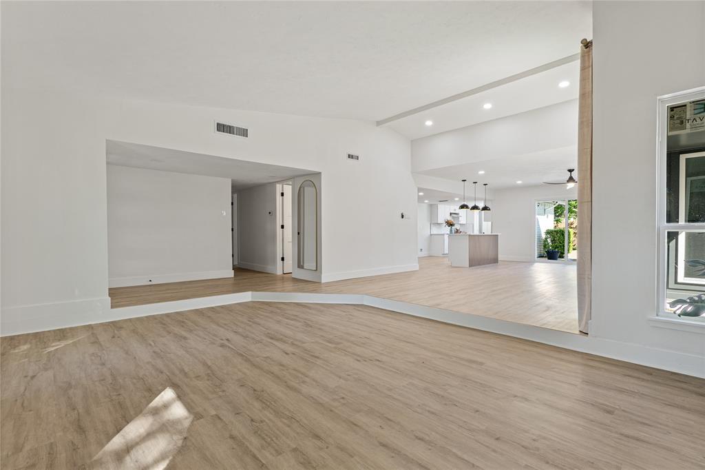 White Rock Village 01 - Residential