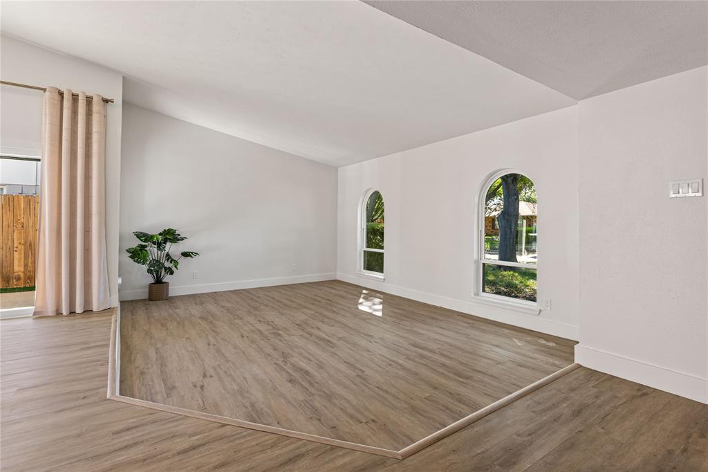 White Rock Village 01 - Residential