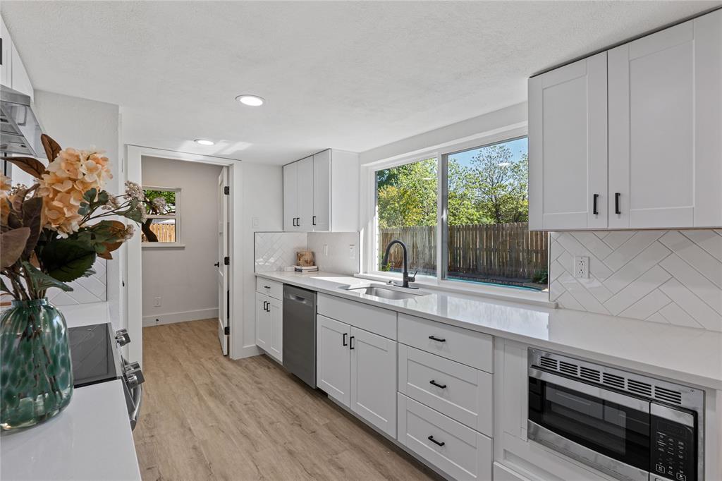 White Rock Village 01 - Residential