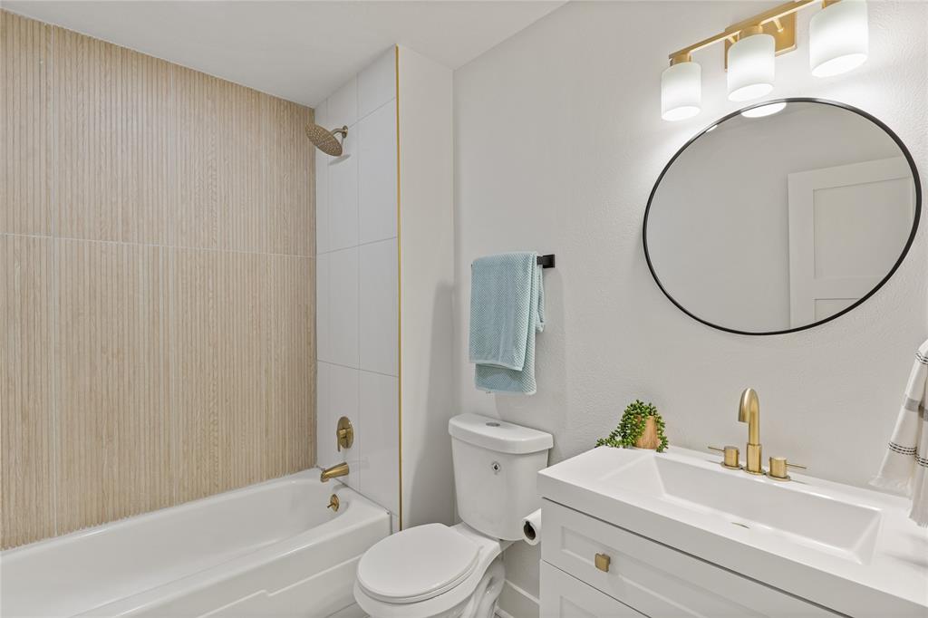 White Rock Village 01 - Residential