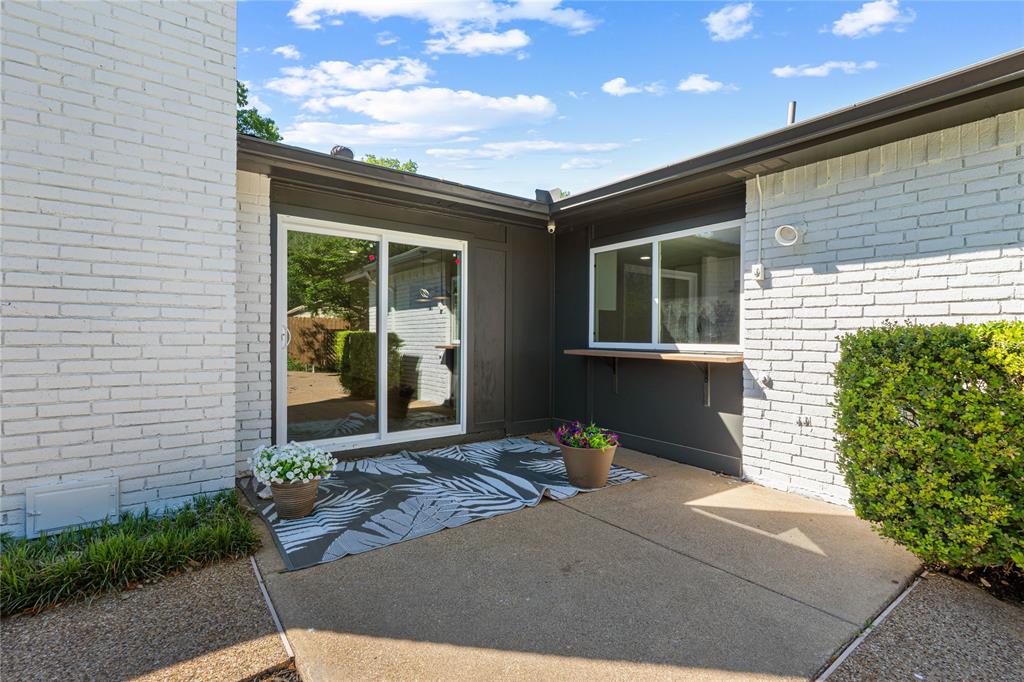 White Rock Village 01 - Residential