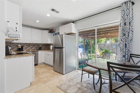 Tiny photo for 405 Mustang Trail, Granbury, TX 76049 (MLS # 21101645)