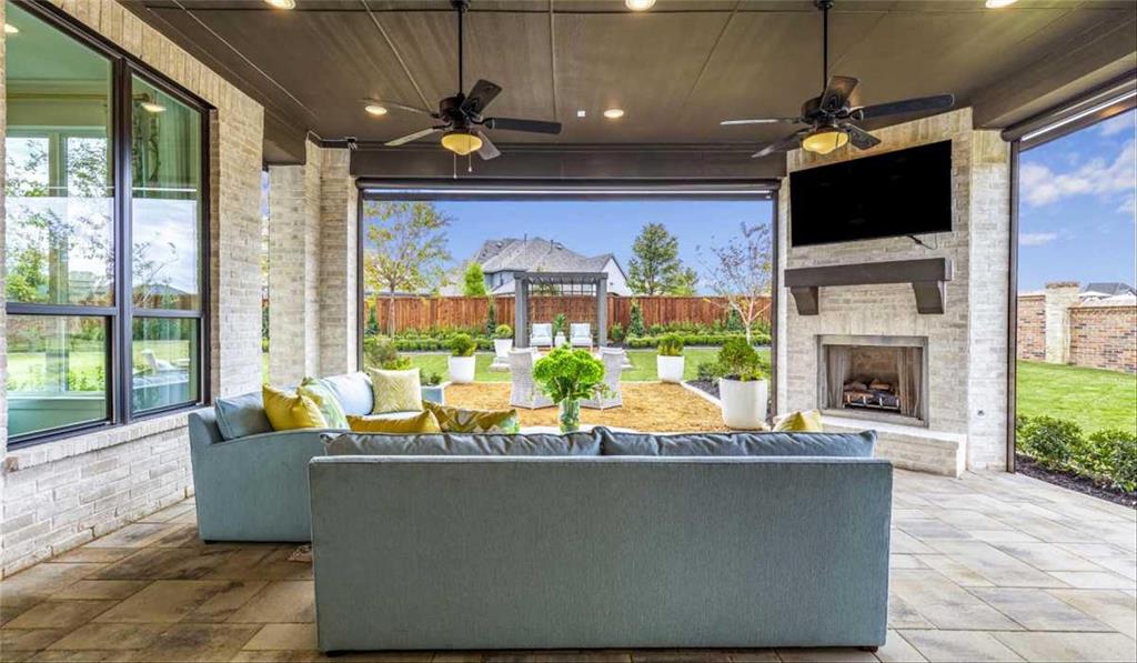 Trinity Falls 70s - Residential