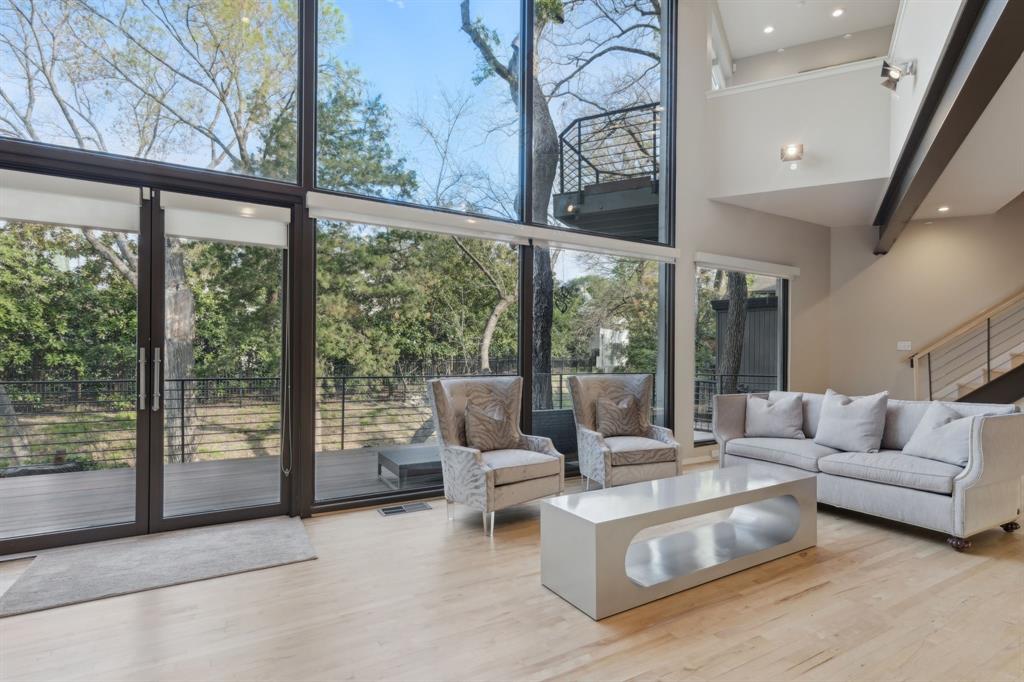 10 Turtle Creek Bend