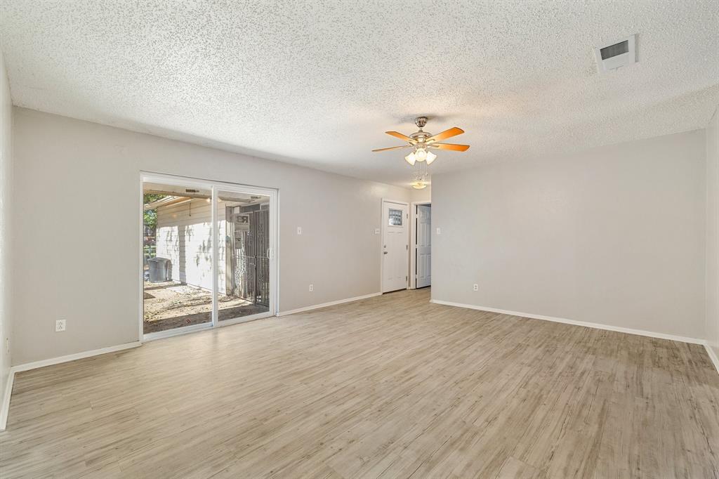 Azle, Texas 76020, United States, 3 Bedrooms Bedrooms, ,2 BathroomsBathrooms,Residential,Active,30141