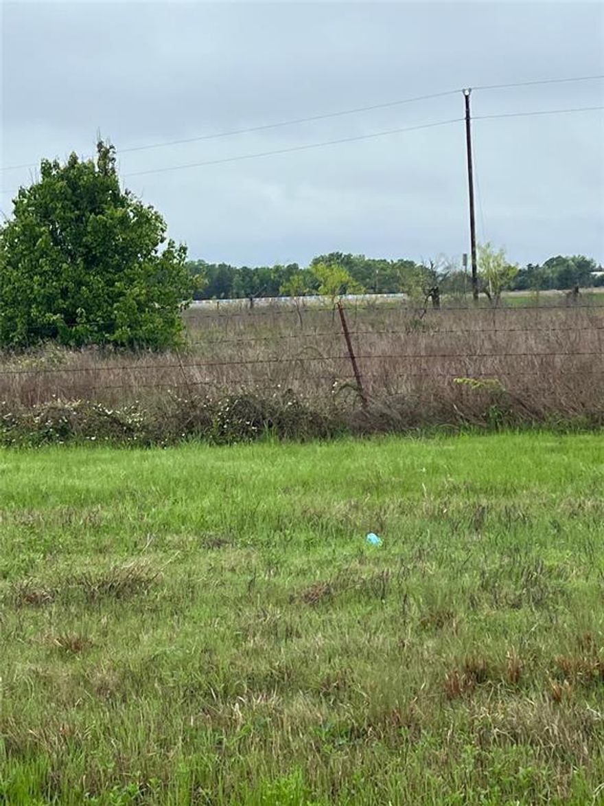 Property offers over 10 acres of wide open spaces in Kerens, TX! This wonderful property is ready to build on and is only about a mile from a Richland Chambers Lake public boat ramp just at the end of Hwy 309; great for fishing, boating, and tons of lake day fun. This land offers a great location with Hwy road frontage and just an hour from Dallas! It's a must-see!