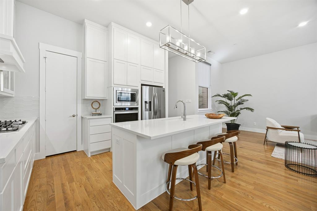 Centre Living at Kings Hwy Condos - Residential