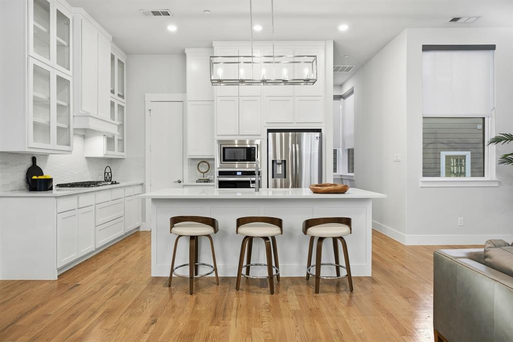 Centre Living at Kings Hwy Condos - Residential