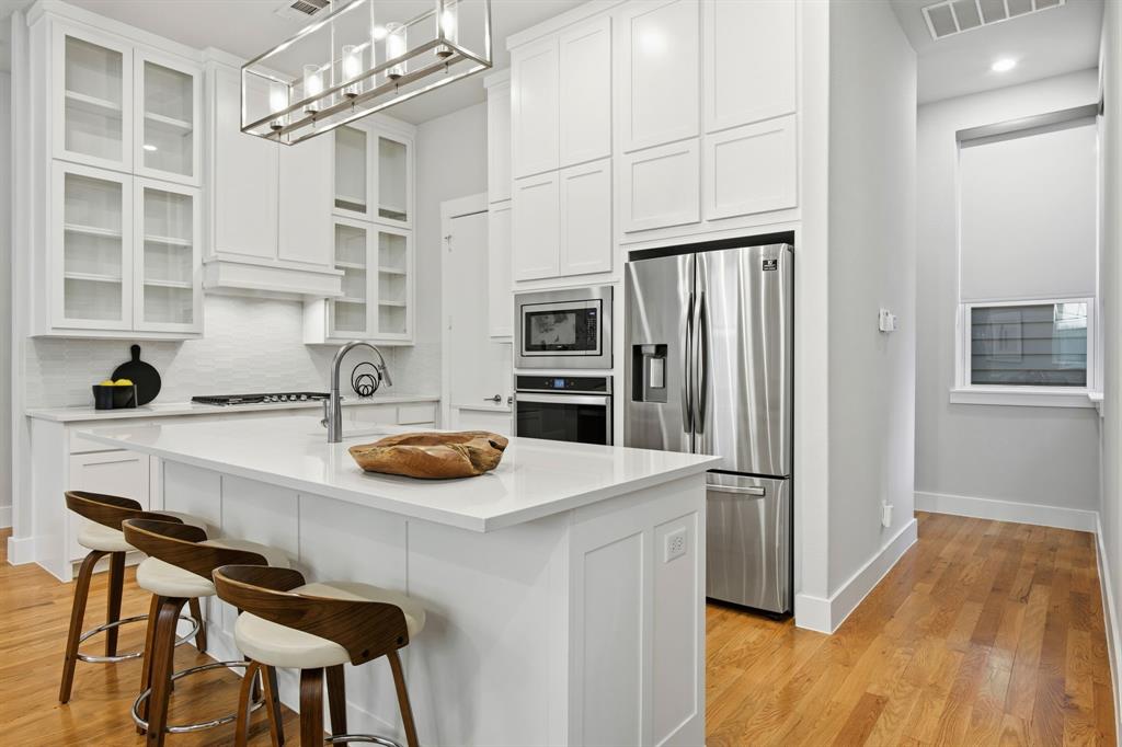 Centre Living at Kings Hwy Condos - Residential