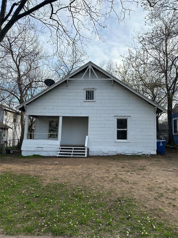 926 W Nelson Street