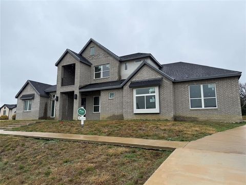 Photo of 1108 Periwinkle Court, Grand Prairie, TX 75104 (MLS # 21165275)