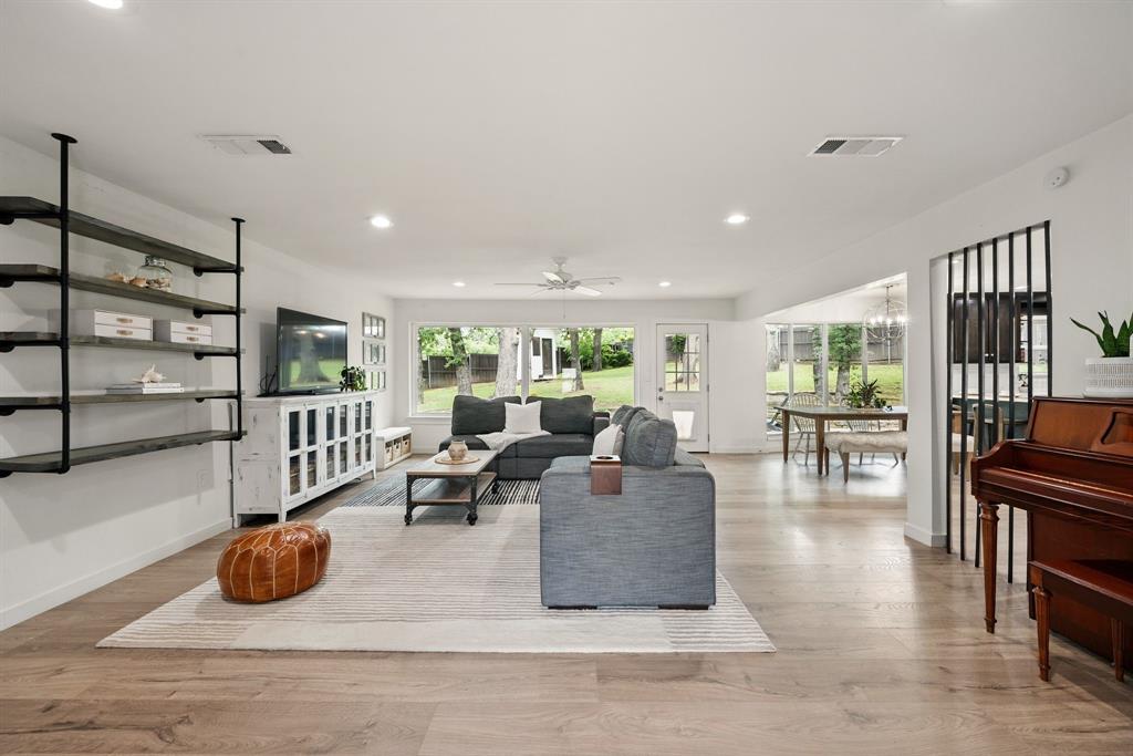 2924 Spring Oaks Court