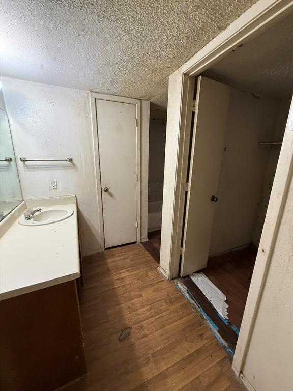 Tealwood On The Creek Condo - Residential