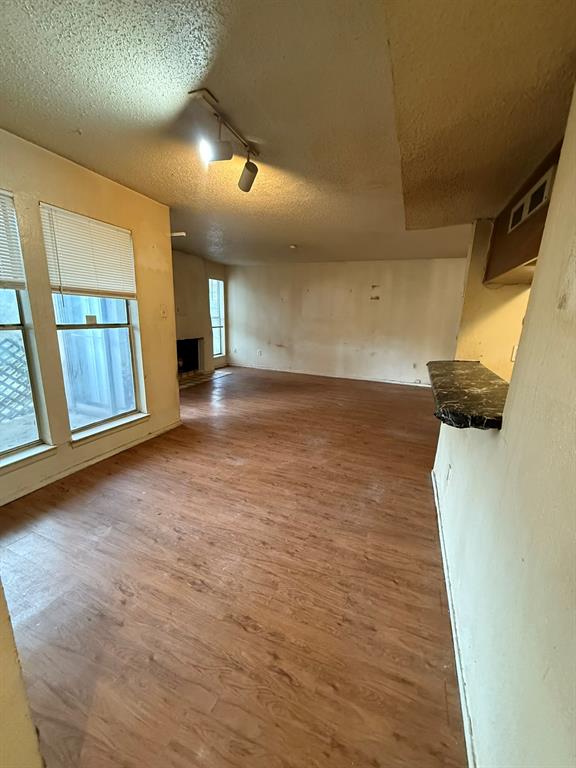 Tealwood On The Creek Condo - Residential