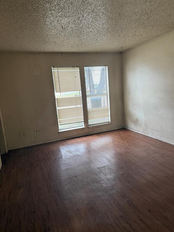 Tealwood On The Creek Condo - Residential