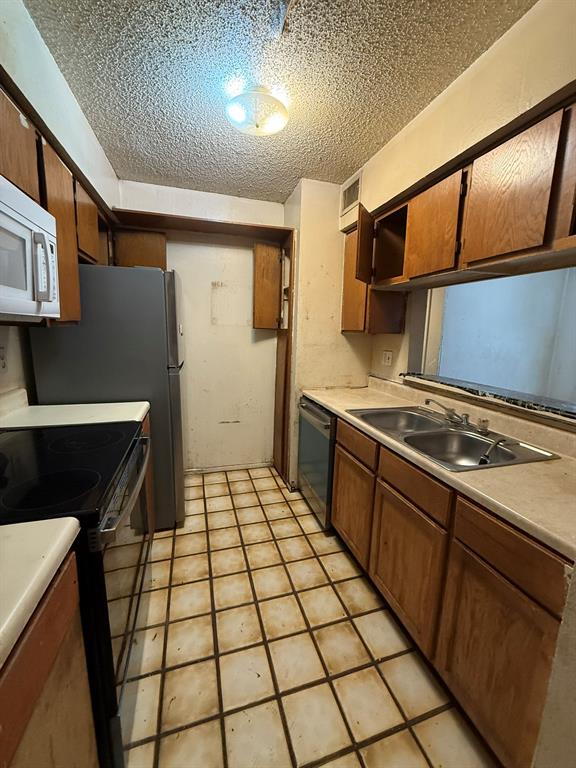 Tealwood On The Creek Condo - Residential