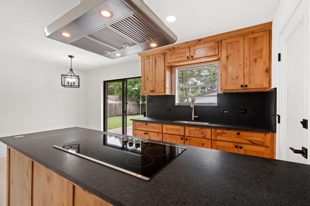 Photo of 103 N Summit Street, Red Oak, TX 75154 (MLS # 21164509)