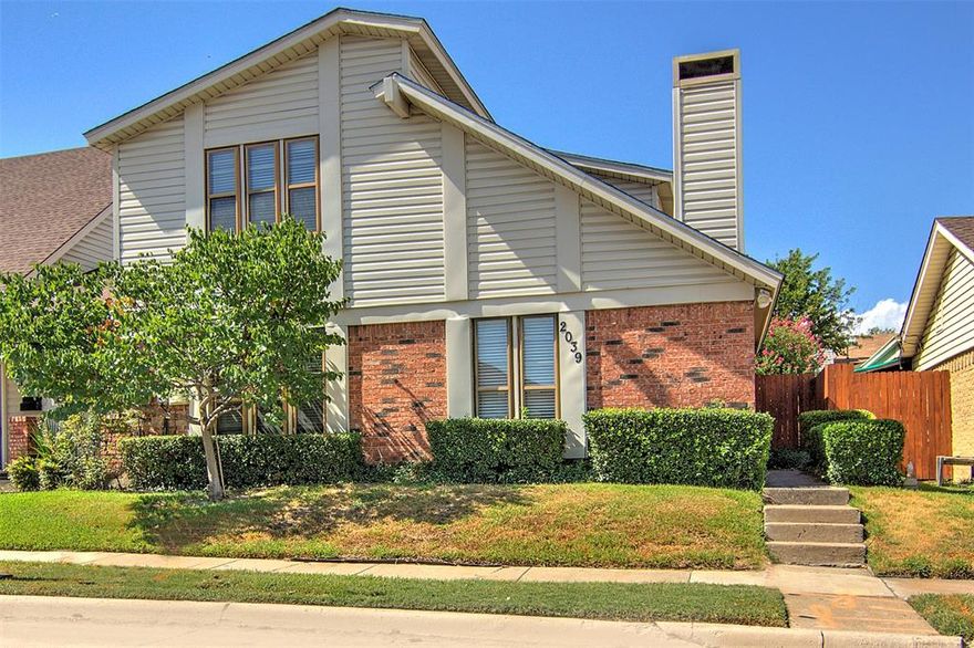 An Updated townhome end unit, in great location includes: 2 bedrooms and 2 full baths (one upstairs and one down). Laminate flooring, vaulted ceilings & a wood burning fireplace in living area. Upstairs has MasterBedroom and an additional Living, Office, or Game Room area. Kitchen has granite counter tops, tile backsplash and ceramic tile floors. The fenced backyard is perfect for a quite cup of coffee on the patio or entertaining on the weekends. 2covered parking spaces through back gate with additional storage. Included are: use of the Community Pool and Front yard Maintenance. Note: Pets approved on a case by case basis. Verify measurements, schools, etc as needed. Required Application Docs & Info per each person 18yrs+: TAR Lease Application; 2mo Pay Stubs (or the equivalent); Copy of Valid DL; 650 Credit Score. Plus minimum combined Gross Income of 3x Rent Amount.