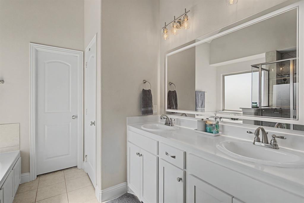 Hunter Lakes - Residential