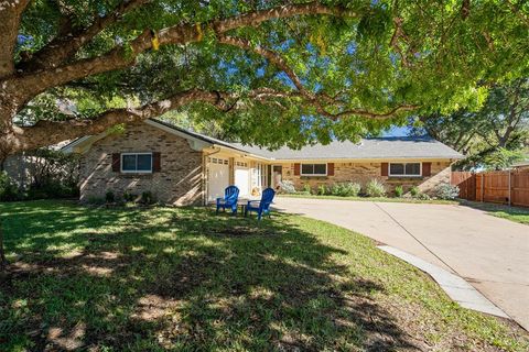 A home in Benbrook