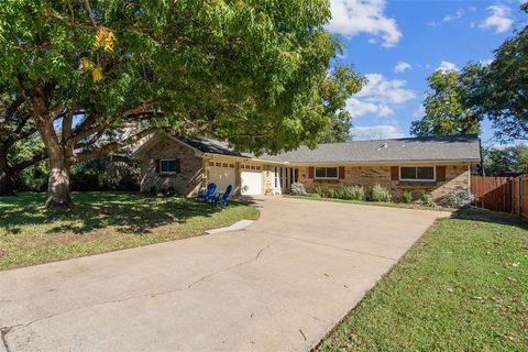 A home in Benbrook