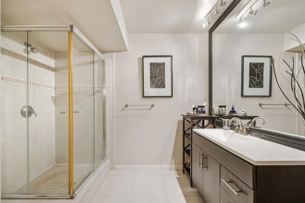 Park Central Condo - Residential