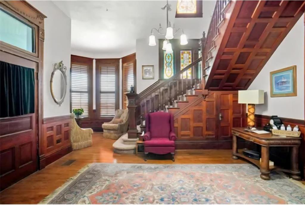 Victorian House - Commercial Sale