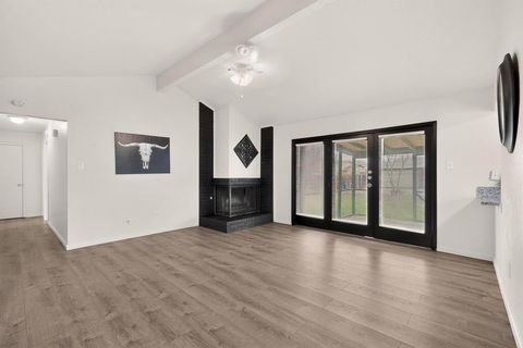 1538 Oakbrook Street Lancaster TX 75134