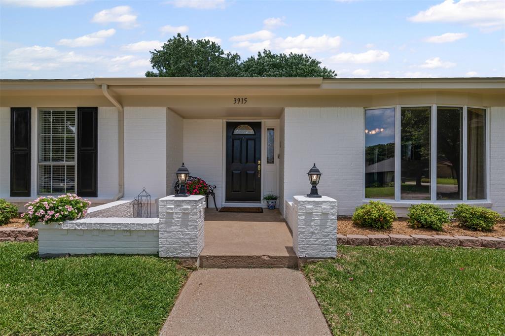 3915 Glenbrook Drive