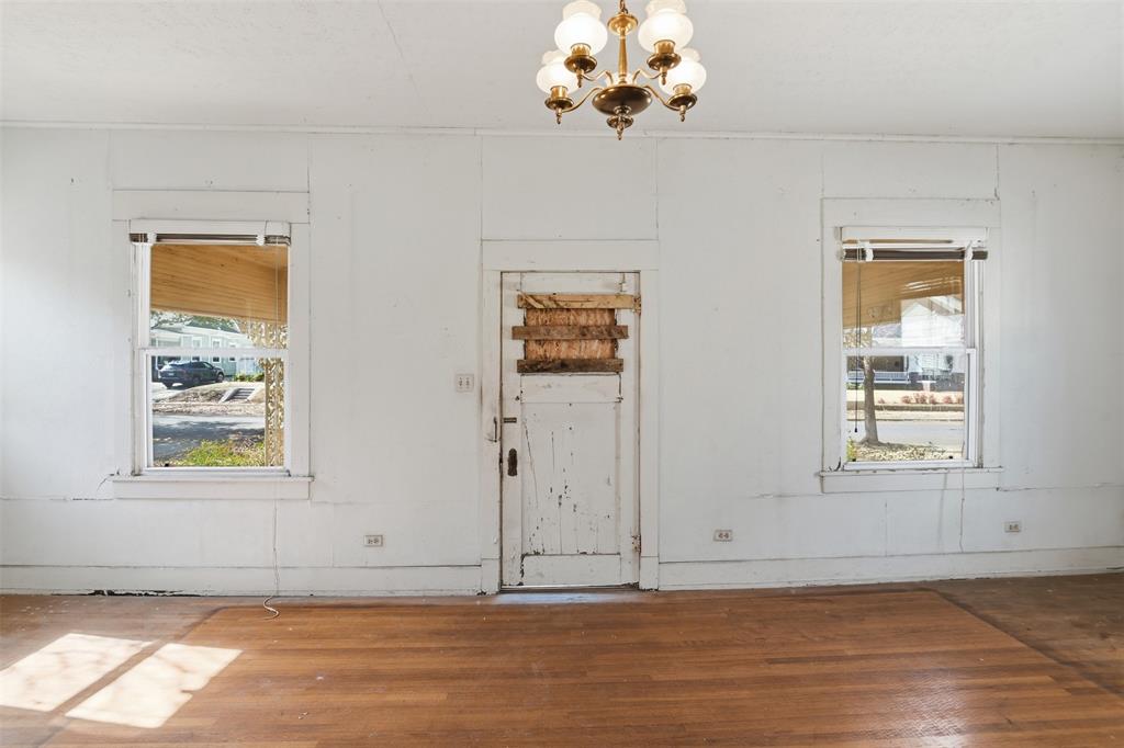 318 S Montclair Avenue
