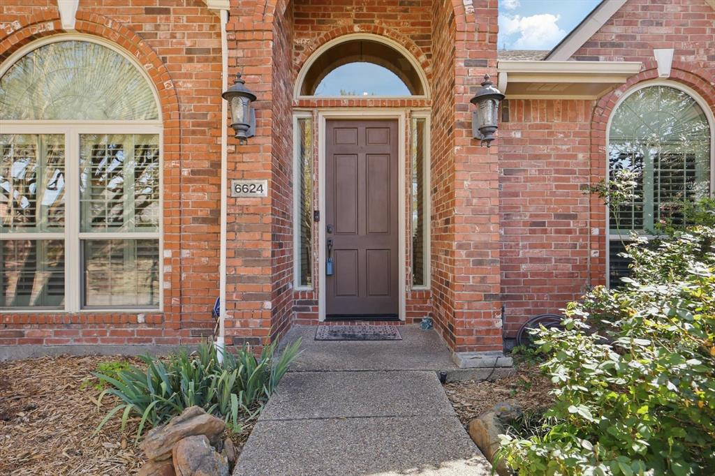 6624 Oakmont Court