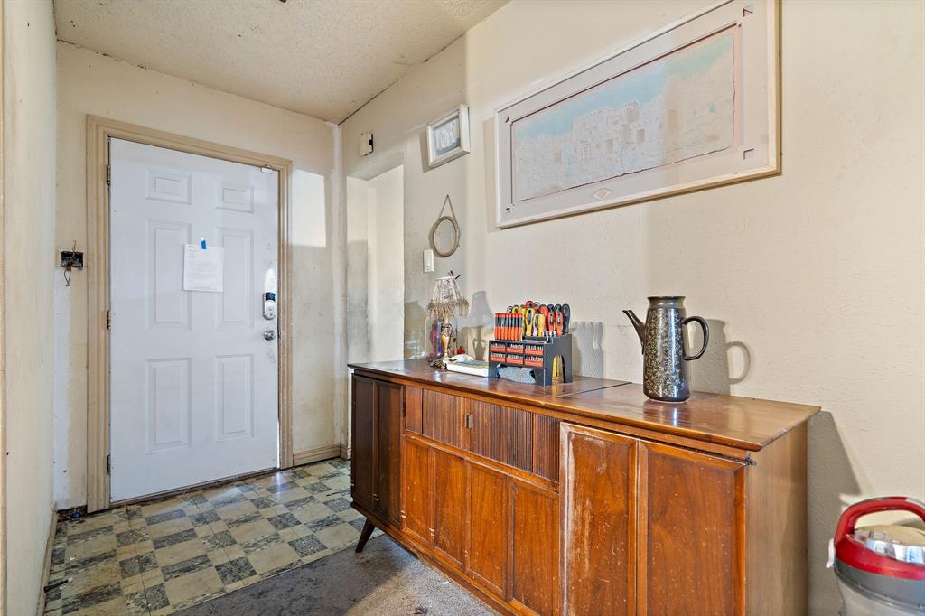 2336 Moneda Street