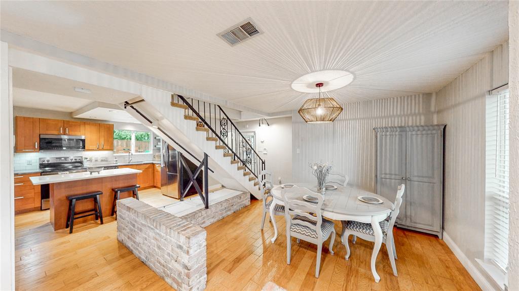 2121 Mountainview Drive