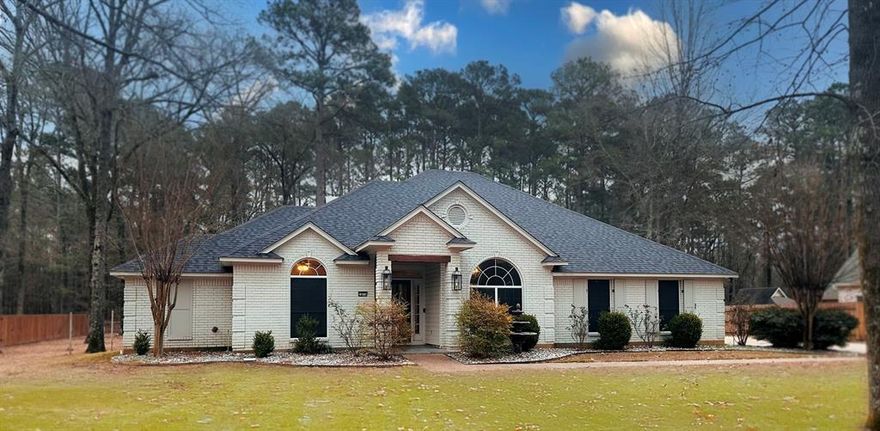 Incredible remodel in Woodlake North with private backyard and no neighbors behind! Almost 0.75acre lot that backs up to trees. You will love the outdoor screened in entertaining area and quiet neighborhood. Benton schools and close proximity to the lake. This could be the one you are looking for! Enjoy 3 bedrooms and 2.5 baths plus spacious den with gas or wood burning fireplace. Handscraped hardwood floors, granite, new fixtures and more. Fresh and trendy upgrades you will love! Schedule your showing today!