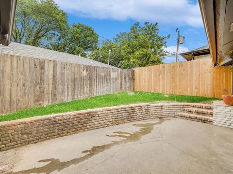 Tiny photo for 10039 Shadyview Drive, Dallas, TX 75238 (MLS # 21201196)