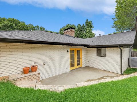 Tiny photo for 10039 Shadyview Drive, Dallas, TX 75238 (MLS # 21201196)