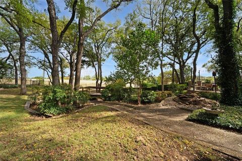 Tiny photo for 605 Highwoods Trail, Fort Worth, TX 76112 (MLS # 21099165)