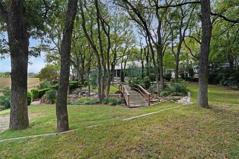 Tiny photo for 605 Highwoods Trail, Fort Worth, TX 76112 (MLS # 21099165)