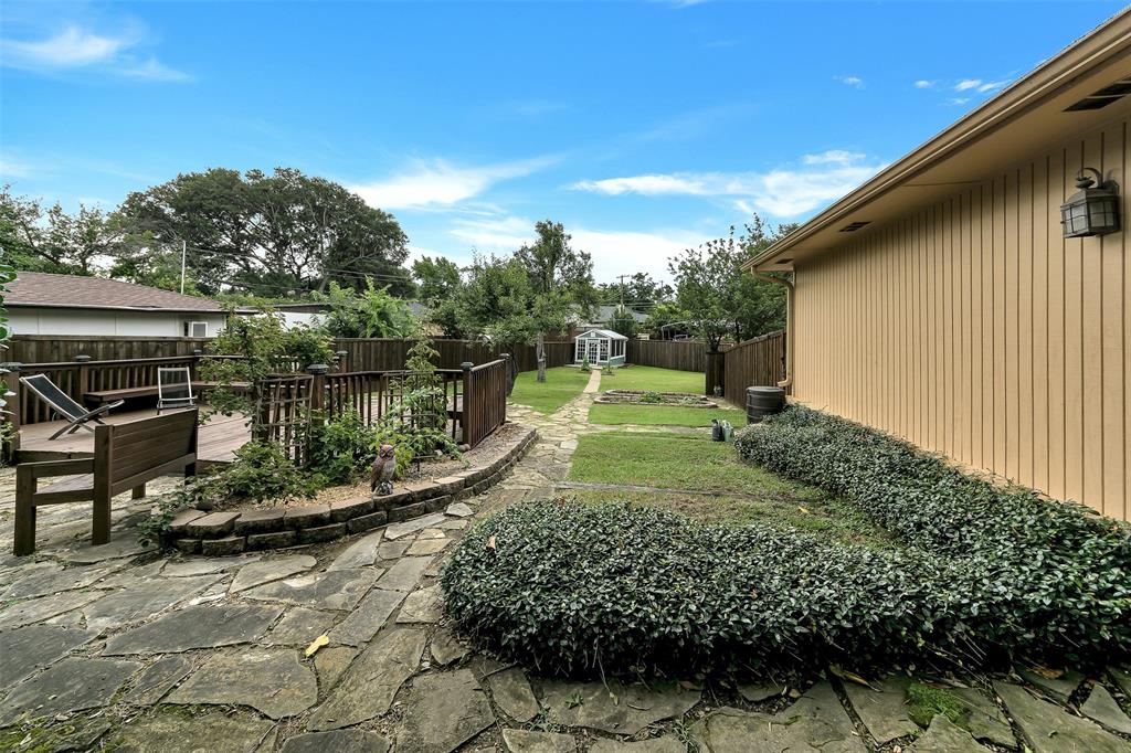 2425 Northgate Drive W