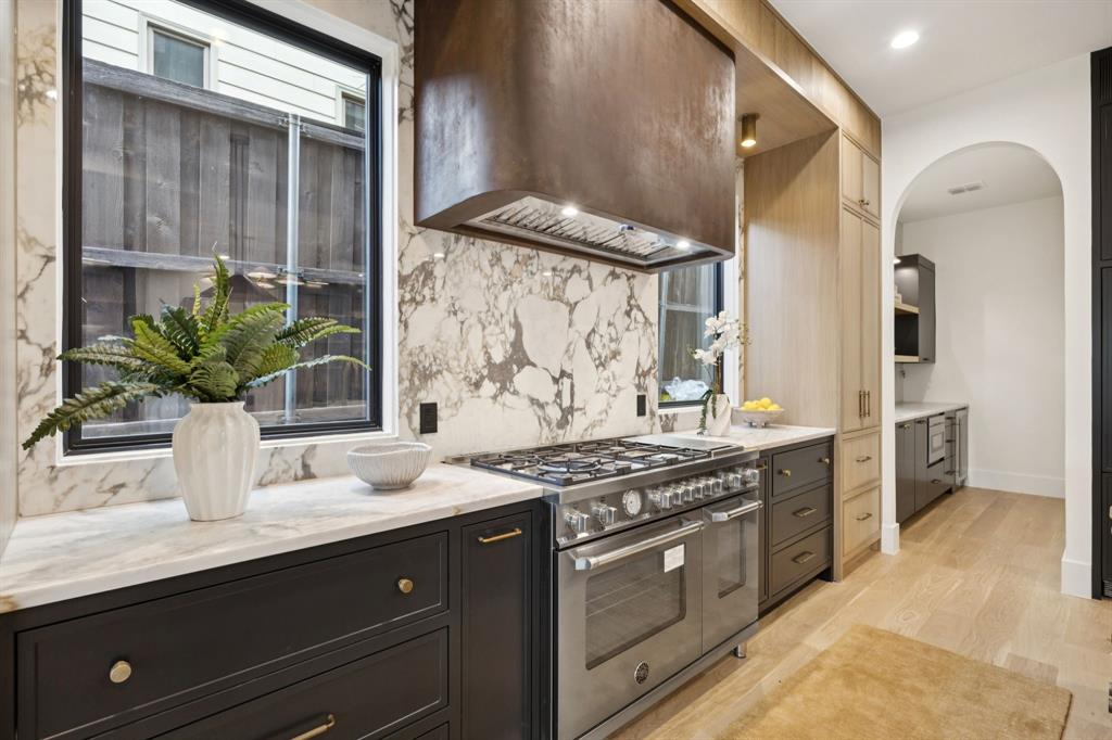 LAKELAND TERRACE - Residential