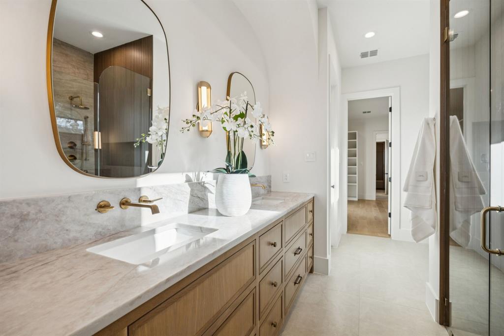 LAKELAND TERRACE - Residential